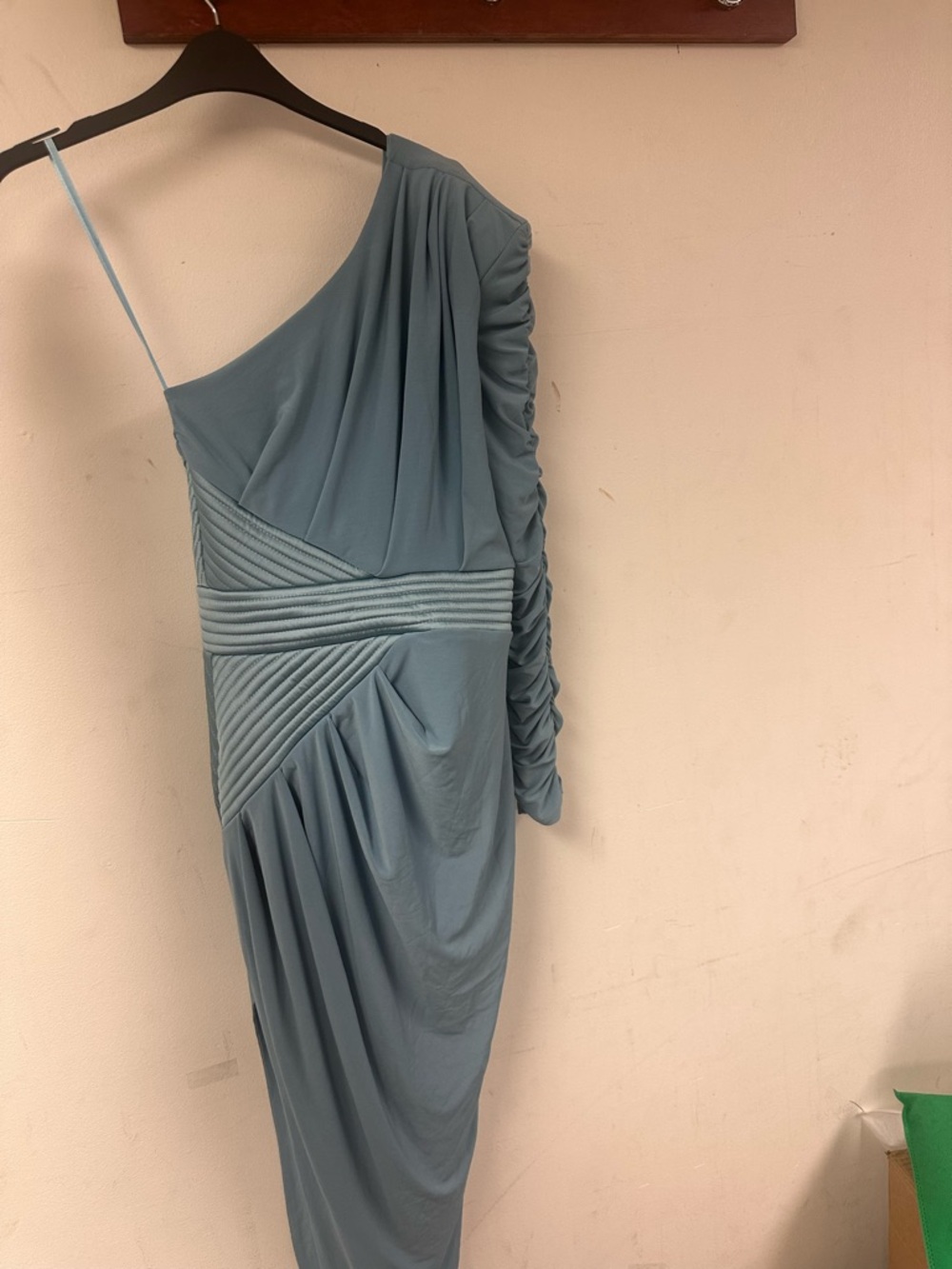 Zhivago Elegant green  half Sleeveless Dress - Picture 4 of 9